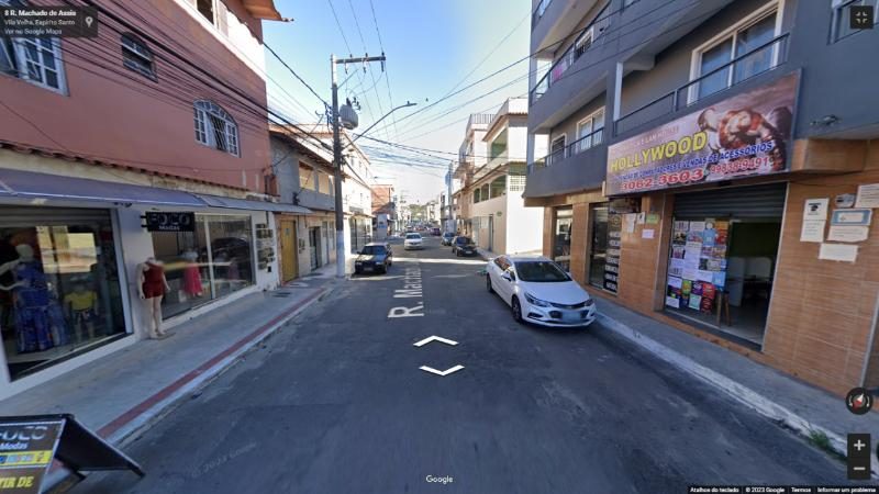 Vendo Prédio com 6 Apartamentos e 3 Lojas